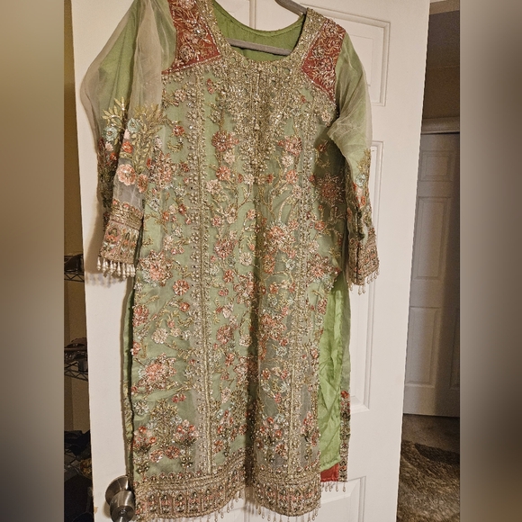 Embroidered Green and Red Traditional Outfit - Picture 2 of 8